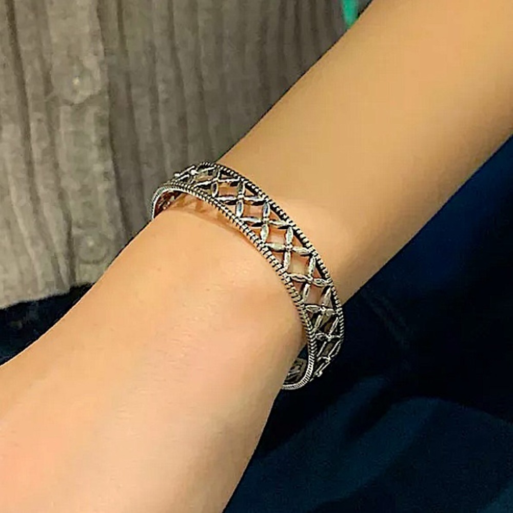 Sterling Silver Hollow Out Minimalist Bangle Bracelet - Picture 6 of 6